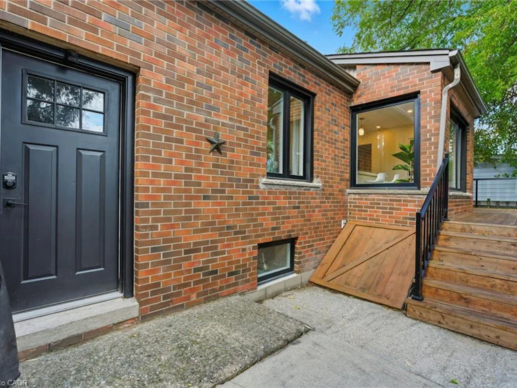 424 Plains Road W, Burlington, ON, L7T 1G9 - 37