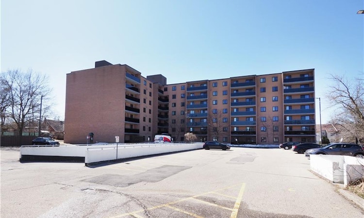 403-29 West Avenue