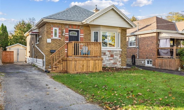 8 Wavell Avenue