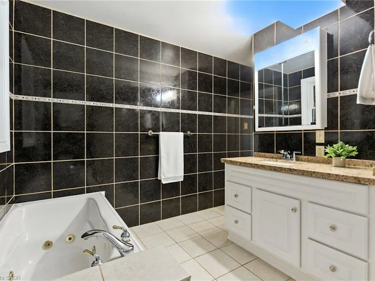 10 Sheffield Avenue, Brantford, ON, N3S 6V8 - 24