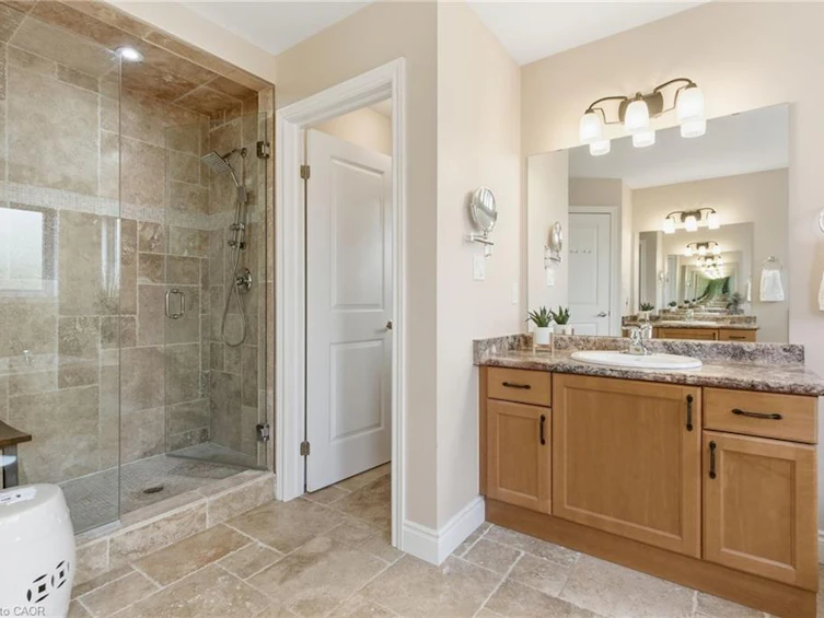 32 Hinrichs Crescent, Cambridge, ON, N1T 0A8 - 24