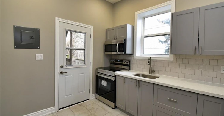 2nd-98 Duke Street, Hamilton, ON, L8P 1X5 - 8