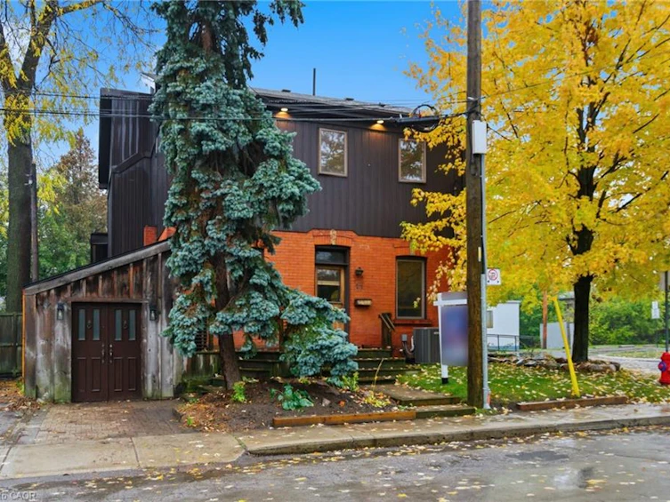 211 Robinson Street, Hamilton, ON, L8P 1Z8 - 2