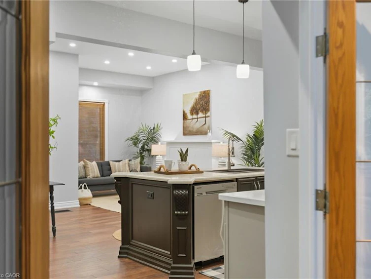 211 Robinson Street, Hamilton, ON, L8P 1Z8 - 22