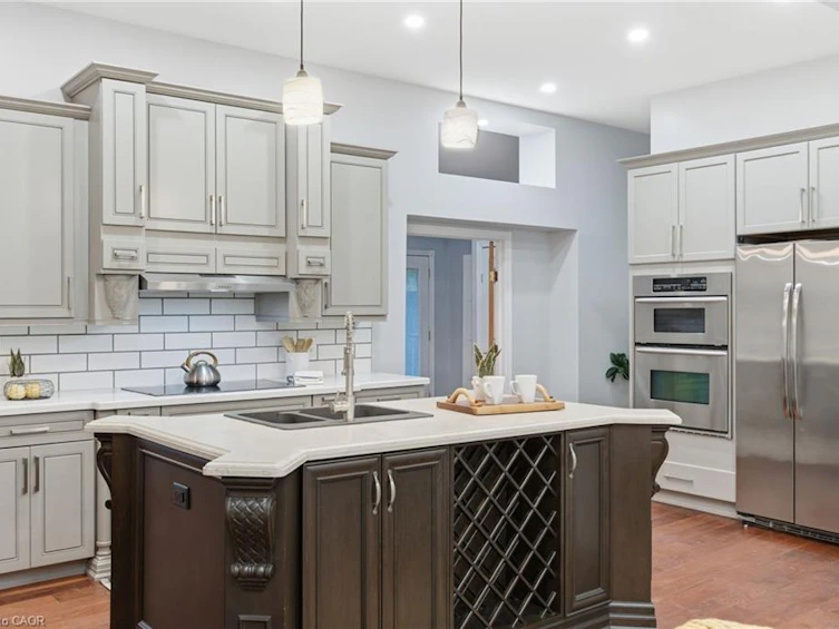 211 Robinson Street, Hamilton, ON, L8P 1Z8 - 12