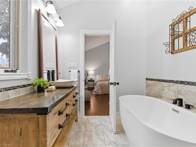 211 Robinson Street, Hamilton, ON, L8P 1Z8 - 33