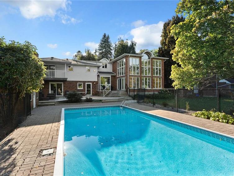 887 Montgomery Drive, Hamilton, ON, L9G 3H6 - 3