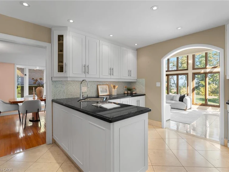 887 Montgomery Drive, Hamilton, ON, L9G 3H6 - 12