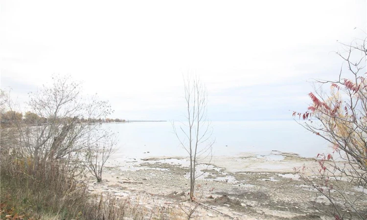 2525 Lakeshore Road