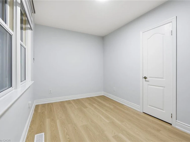 3 Algonquin Avenue, Hamilton, ON, L9H 7K9 - 27