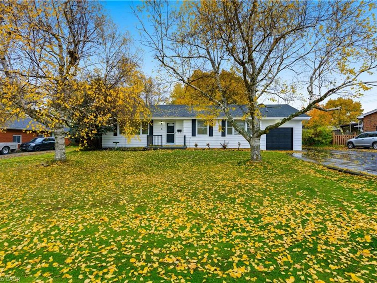 3 Algonquin Avenue, Hamilton, ON, L9H 7K9 - 2