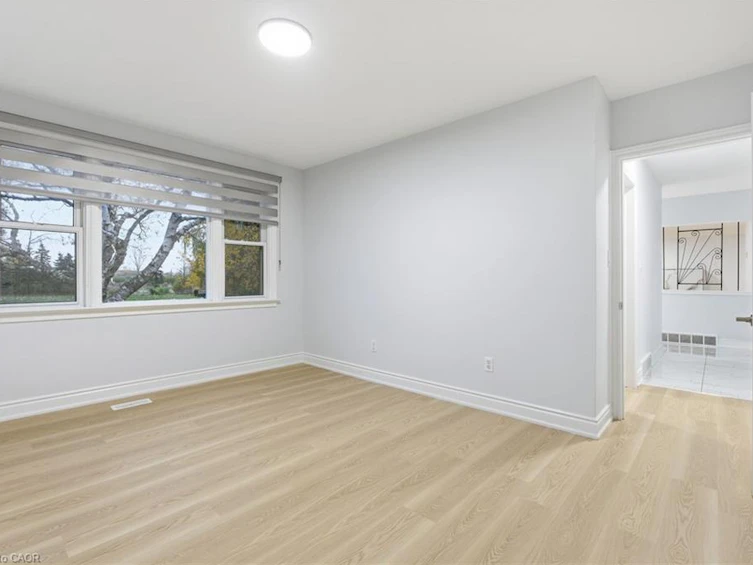 3 Algonquin Avenue, Hamilton, ON, L9H 7K9 - 20