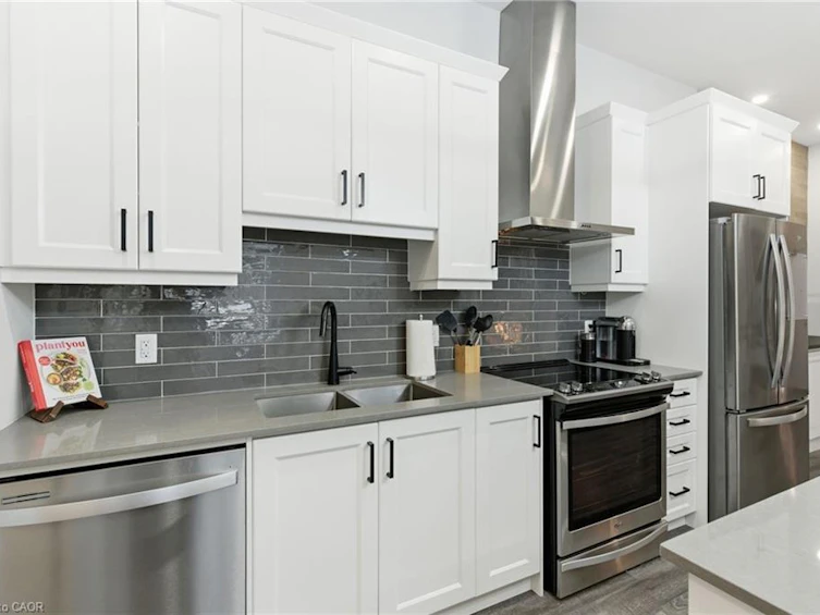 120-1 Redfern Avenue, Hamilton, ON, L9C 0E6 - 11
