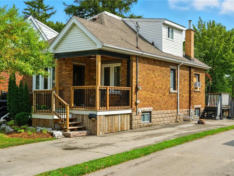57 Highcliffe Avenue, Hamilton, ON, L9A 3L3 - 2