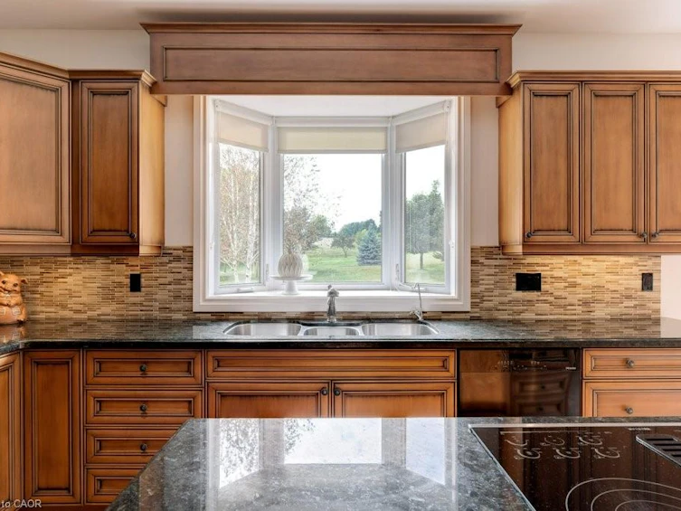 17 Tews Lane, Hamilton, ON, L9H 7N4 - 11