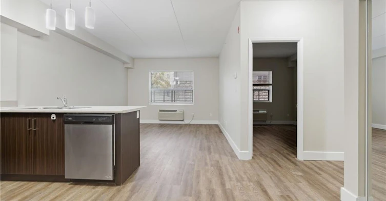 203-149 Main Street W, Hamilton, ON, L8P 1H9 - 6