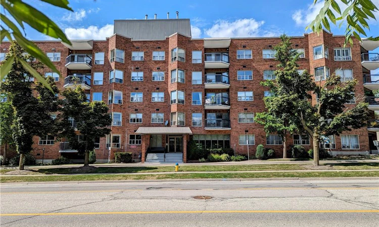 407-300 Keats Way