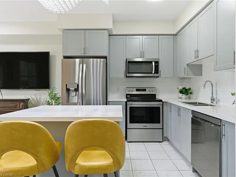 18 Mia Drive, Hamilton, ON, L9B 0K1 - 11