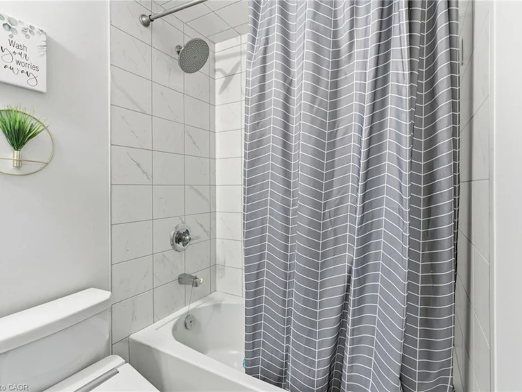 18 Mia Drive, Hamilton, ON, L9B 0K1 - 21
