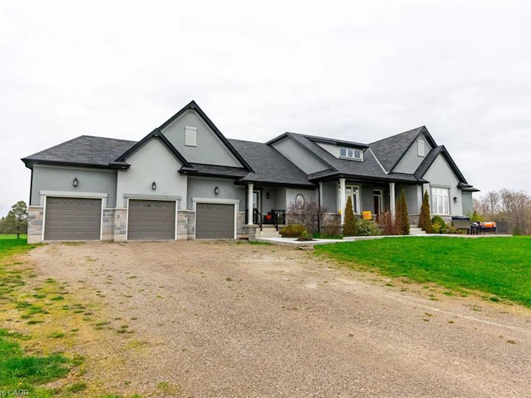 20 Chesswood Trail, Hamilton, ON, L8N 2Z7 - 2