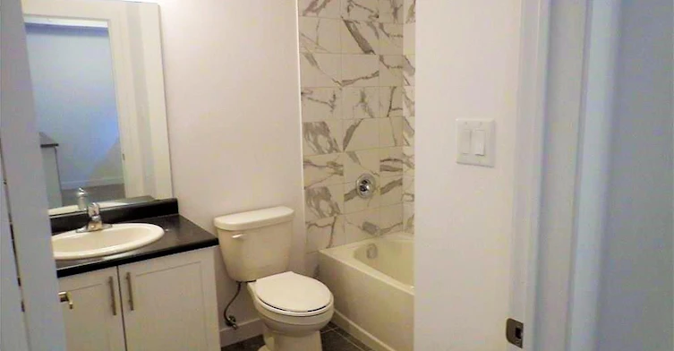 225-101 Shoreview Place, Hamilton, ON, L8E 0K2 - 10