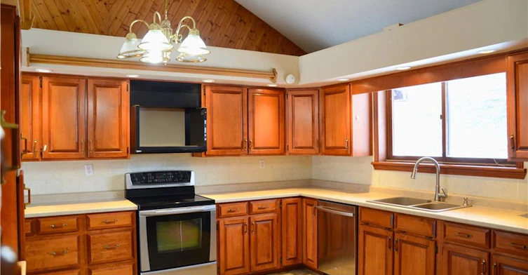 1045 Tremaine Avenue S, Listowel, ON, N4W 3G9 - 3