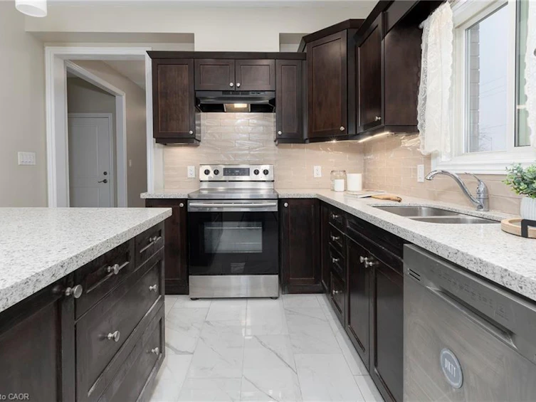 6 Laurent Avenue, Welland, ON, L3B 0E2 - 9