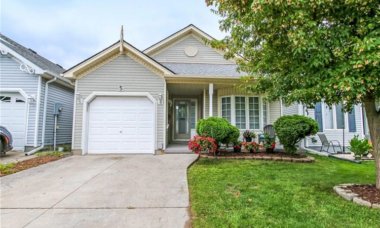 5 Walsingham Drive