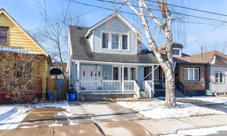 35 Bayfield Avenue