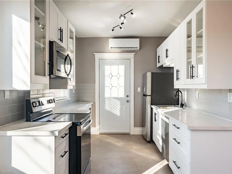 68-70 Robert Street, Hamilton, ON, L8L 2P3 - 12