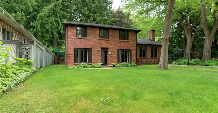 Upper-89 Reding Road, Hamilton, ON, L9G 1M9
