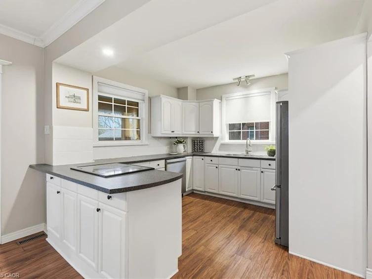 232 Mountain Park Avenue, Hamilton, ON, L8V 1A3 - 17