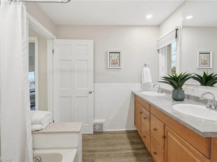 232 Mountain Park Avenue, Hamilton, ON, L8V 1A3 - 32