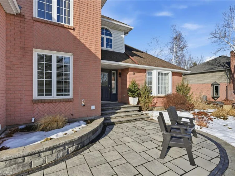 9 Cornelia Court, Hamilton, ON, L8B 0Z9 - 3
