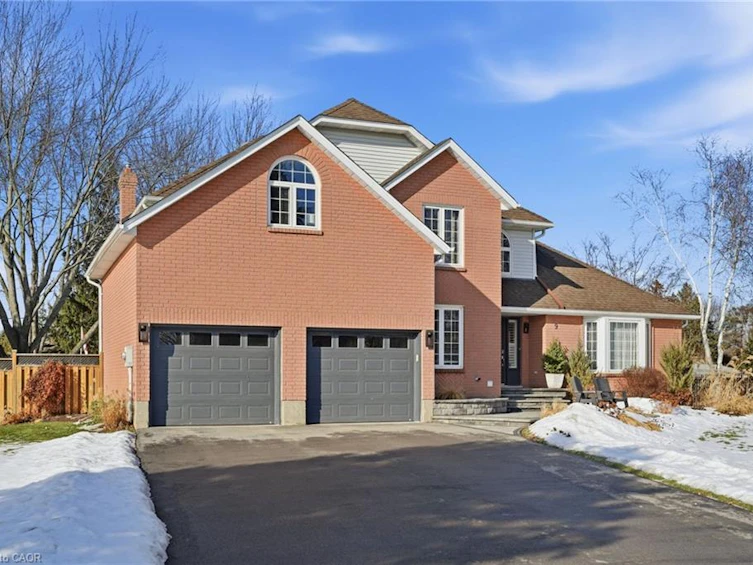 9 Cornelia Court, Hamilton, ON, L8B 0Z9 - 2