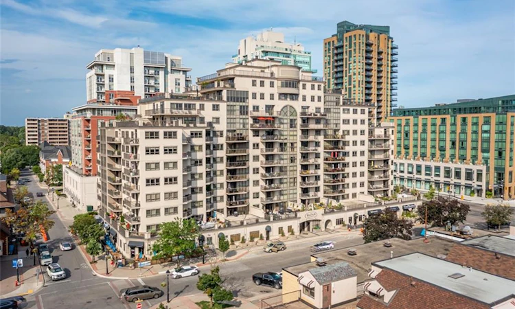 610-399 Elizabeth Street