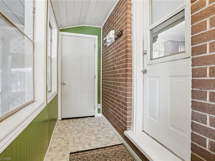 16 Alison Avenue, Cambridge, ON, N1R 1M9 - 32