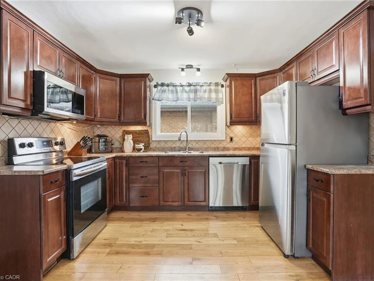 16 Alison Avenue, Cambridge, ON, N1R 1M9 - 13