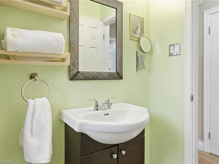 16 Alison Avenue, Cambridge, ON, N1R 1M9 - 21