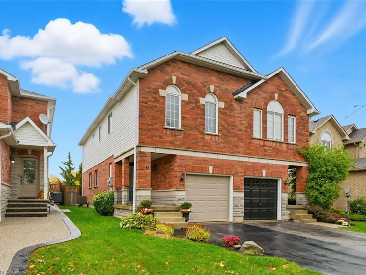 9 Slater Court, Hamilton, ON, L8B 0K8