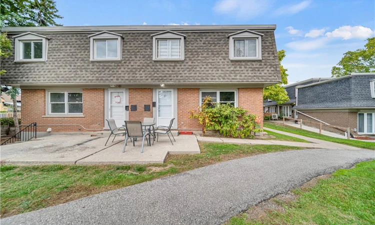 11-78 Borden Parkway