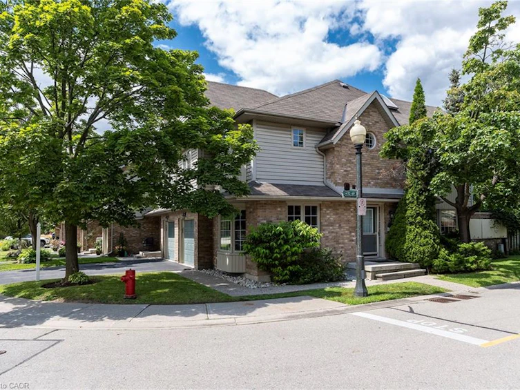 74-3333 New Street, Burlington, ON, L7N 1N1