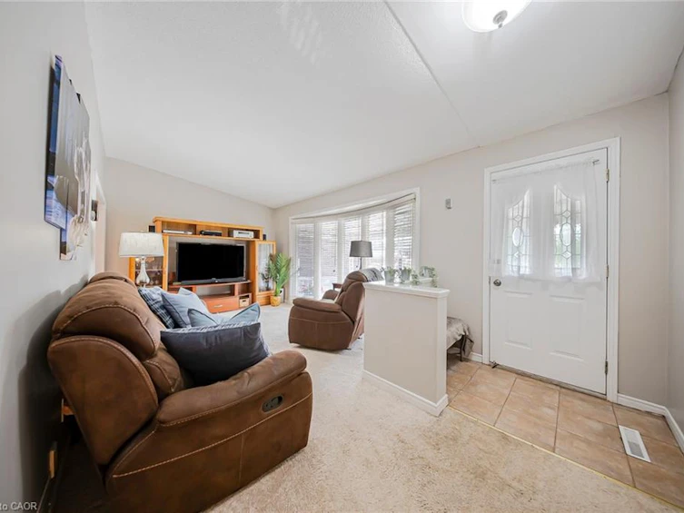 23 Coral Drive, Hamilton, ON, L8V 2N4 - 3