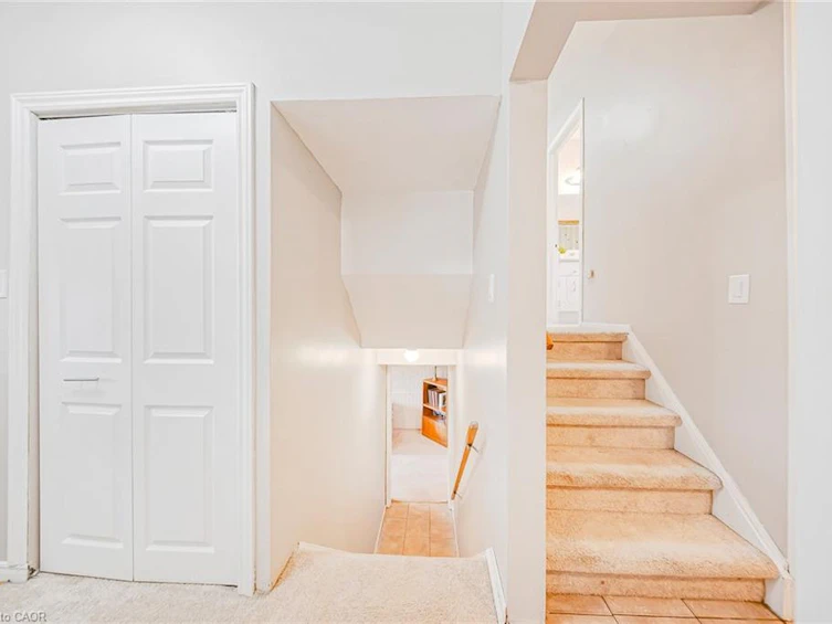 23 Coral Drive, Hamilton, ON, L8V 2N4 - 14