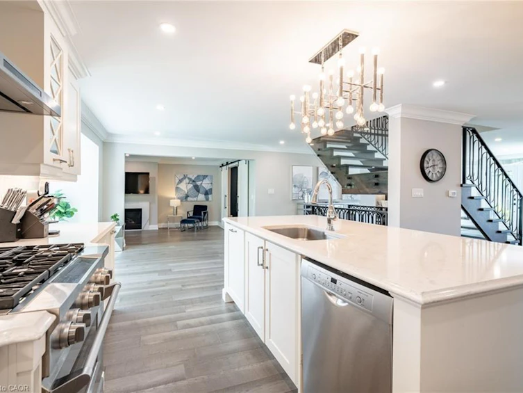 81 Flanders Drive, Hamilton, ON, L8B 0G6 - 8
