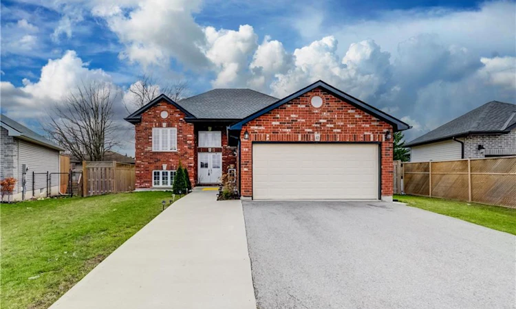 49 Dennis Drive