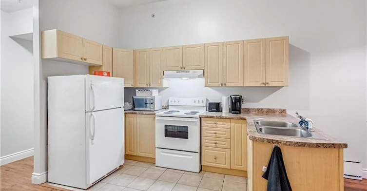 203-150 Colborne Street, Brantford, ON, N3T 2G6 - 4