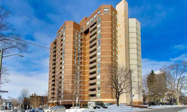 603-222 Jackson Street W