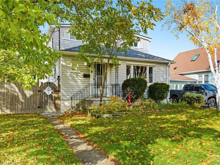 58 Seven Oaks Drive, Hamilton, ON, L9A 4E2 - 2