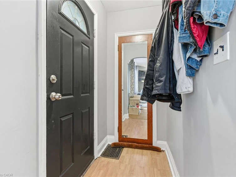 58 Seven Oaks Drive, Hamilton, ON, L9A 4E2 - 4